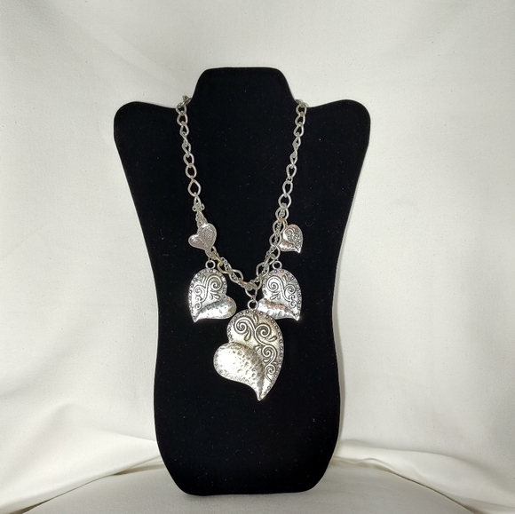 Hearts Statement Necklace - Picture 2 of 7